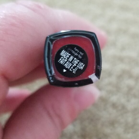 **NEW** Avon True Color Glazewear Lip Gloss Fiery Red - Picture 4 of 5